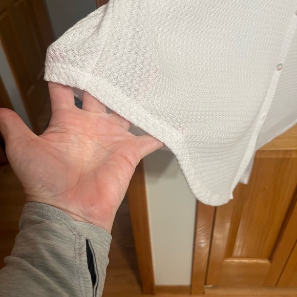 White button front top Tommy Hilfiger SZ L Thermal texture v neck long s… - Picture 4 of 12